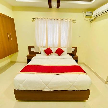 Prabhuvihar Residency Hotel Porvorim Buitenkant foto