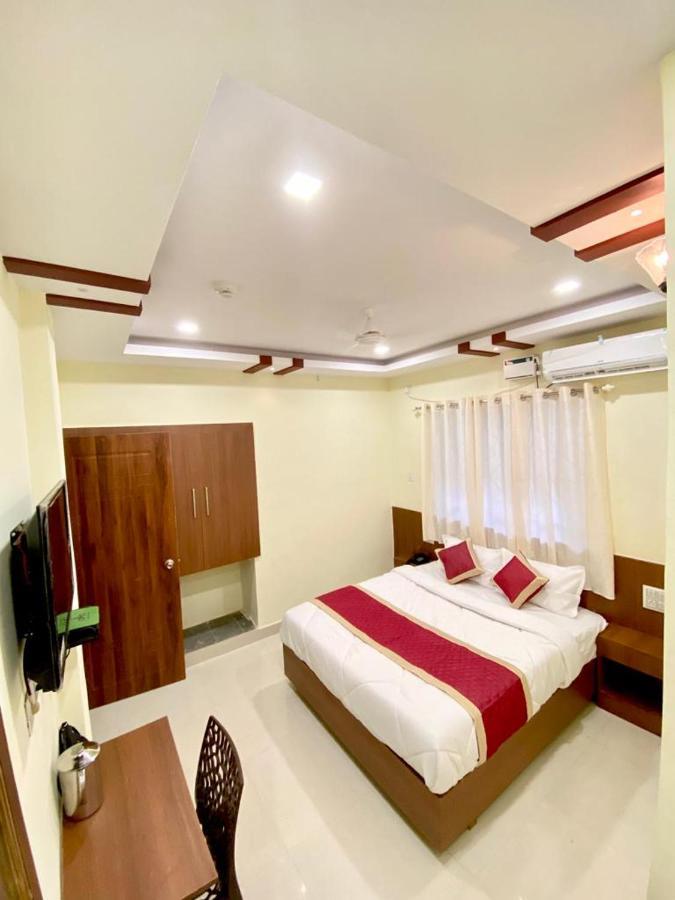 Prabhuvihar Residency Hotel Porvorim Buitenkant foto